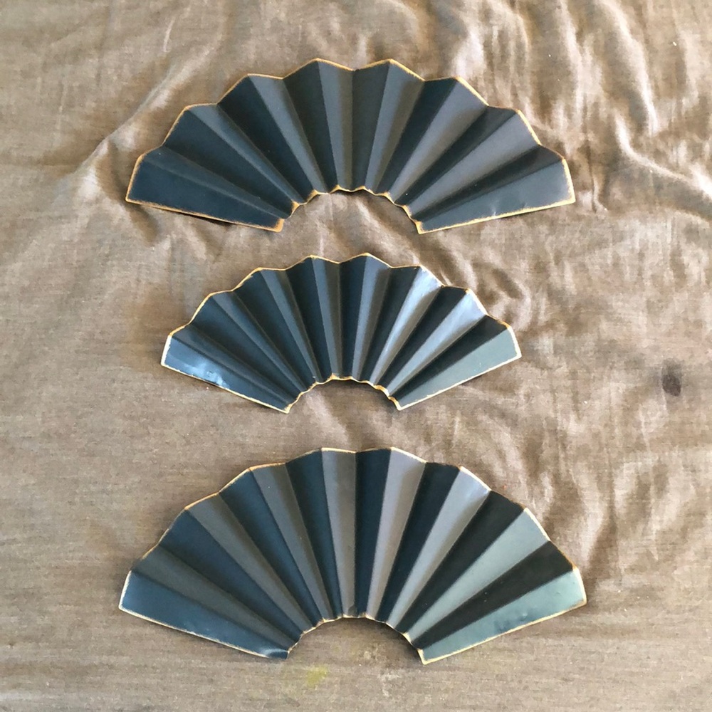 🌸 Scott Living 3 Wall Fan Set